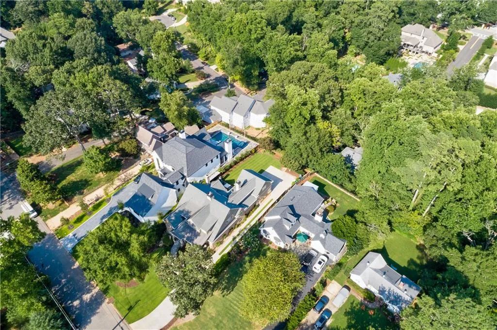 4745 E Conway Drive Nw, Sandy Springs, Georgia 30327, 5 Bedrooms Bedrooms, ,5 BathroomsBathrooms,Residential,Sold,4745 E Conway Drive Nw,6763796