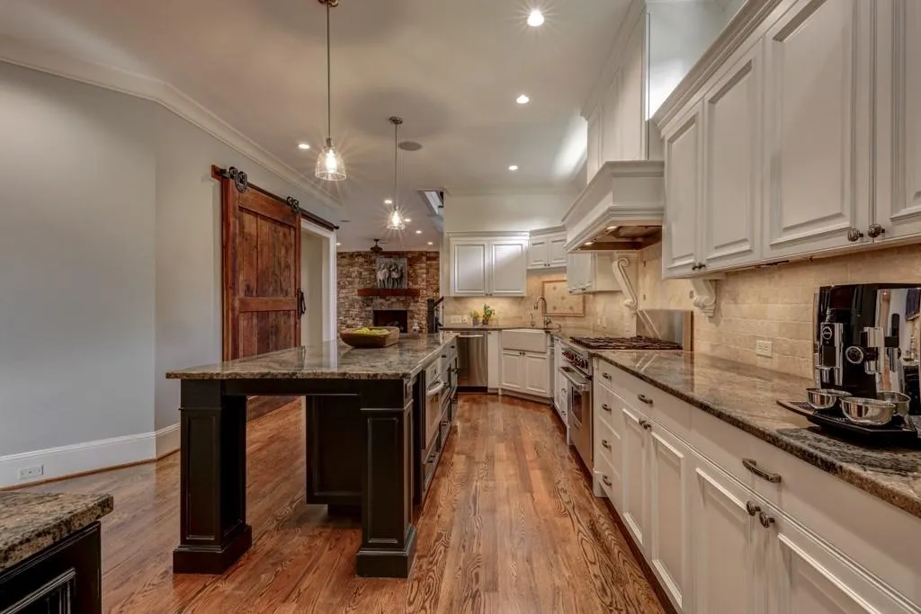 4745 E Conway Drive Nw, Sandy Springs, Georgia 30327, 5 Bedrooms Bedrooms, ,5 BathroomsBathrooms,Residential,Sold,4745 E Conway Drive Nw,6763796