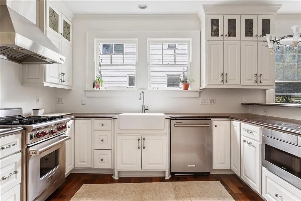 557 E Wesley Road, Atlanta, Georgia 30305, 5 Bedrooms Bedrooms, ,3 BathroomsBathrooms,Residential,For Sale,557 E Wesley Road,7656328
