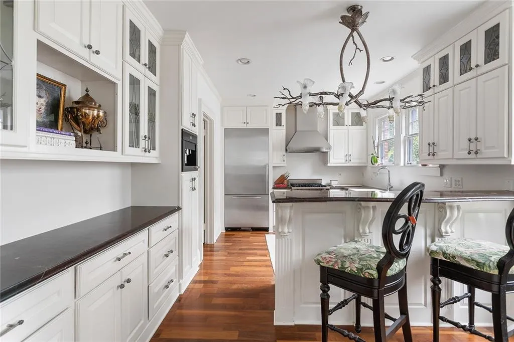 557 E Wesley Road, Atlanta, Georgia 30305, 5 Bedrooms Bedrooms, ,3 BathroomsBathrooms,Residential,For Sale,557 E Wesley Road,7656328