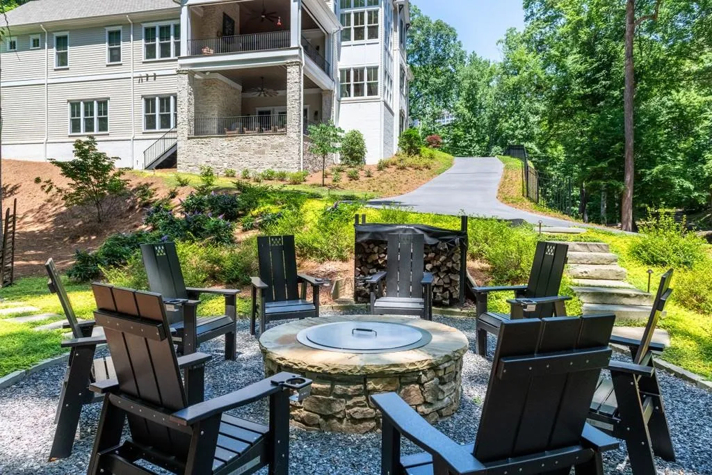 3244 Stillhouse Road Se, Atlanta, Georgia 30339, 5 Bedrooms Bedrooms, ,6 BathroomsBathrooms,Residential,For Sale,3244 Stillhouse Road Se,7617366