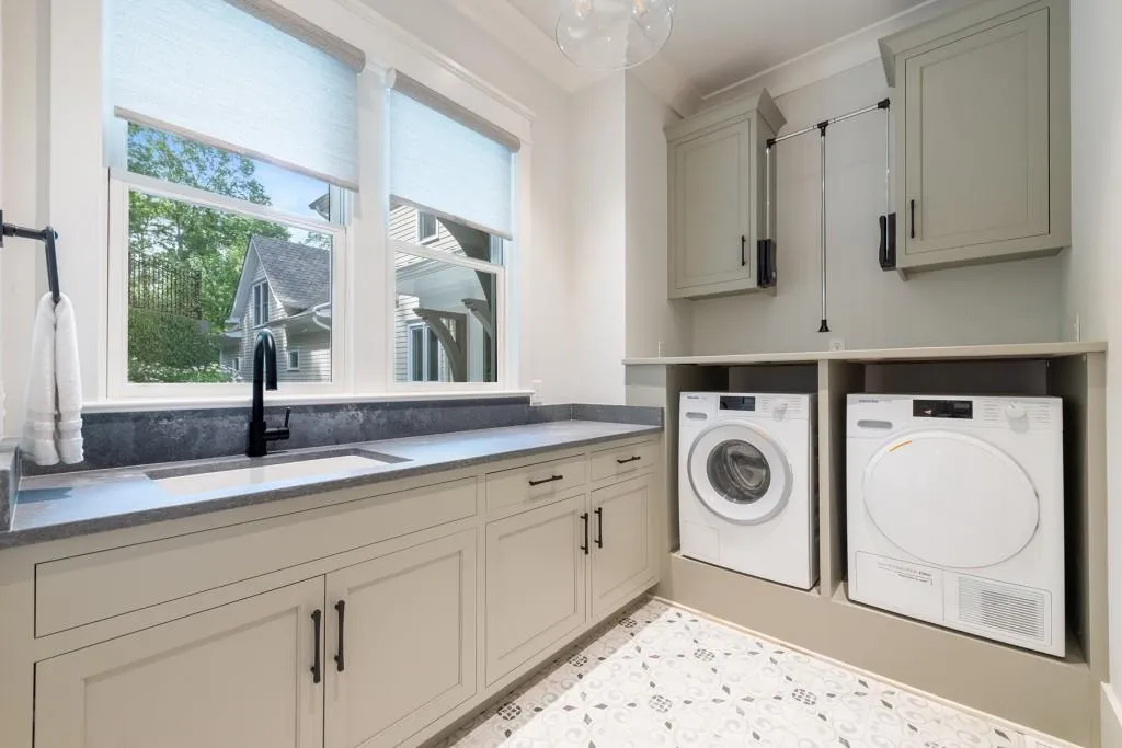 3244 Stillhouse Road Se, Atlanta, Georgia 30339, 5 Bedrooms Bedrooms, ,6 BathroomsBathrooms,Residential,For Sale,3244 Stillhouse Road Se,7617366