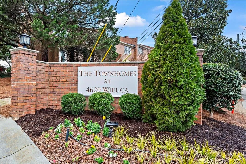 4620 Wieuca Road Ne Unit 72, Atlanta, Georgia 30342, 3 Bedrooms Bedrooms, ,3 BathroomsBathrooms,Residential,For Sale,4620 Wieuca Road Ne Unit 72,7646634