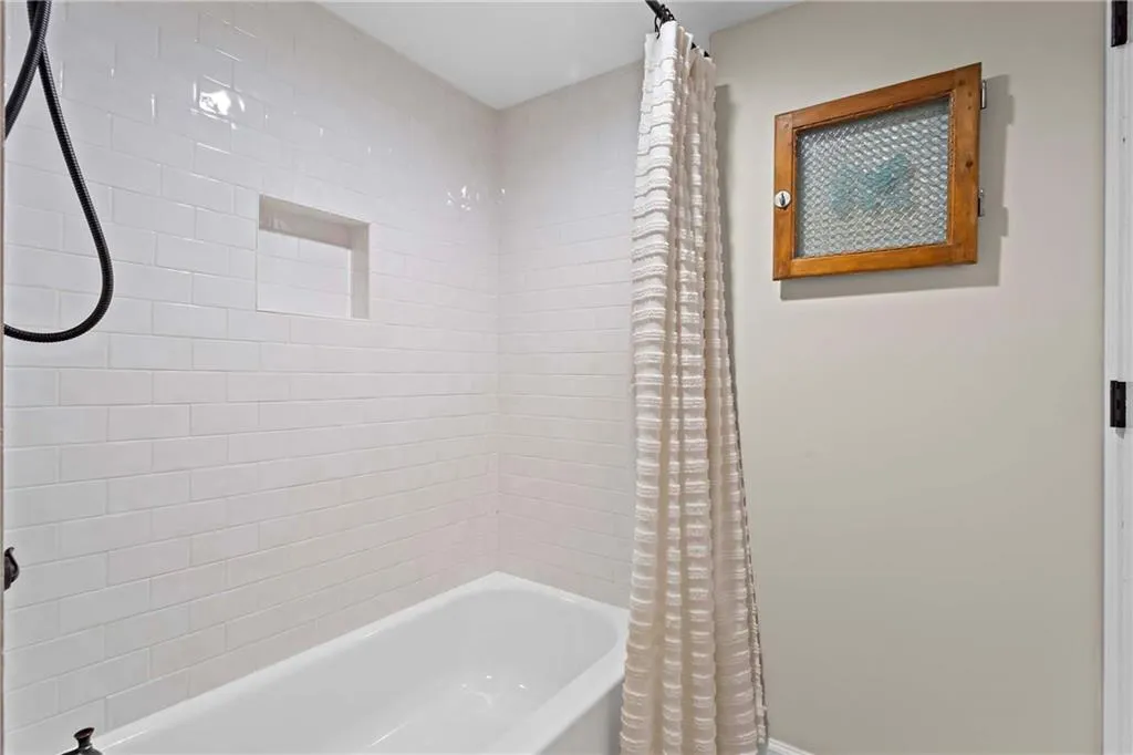 4620 Wieuca Road Ne Unit 72, Atlanta, Georgia 30342, 3 Bedrooms Bedrooms, ,3 BathroomsBathrooms,Residential,For Sale,4620 Wieuca Road Ne Unit 72,7646634