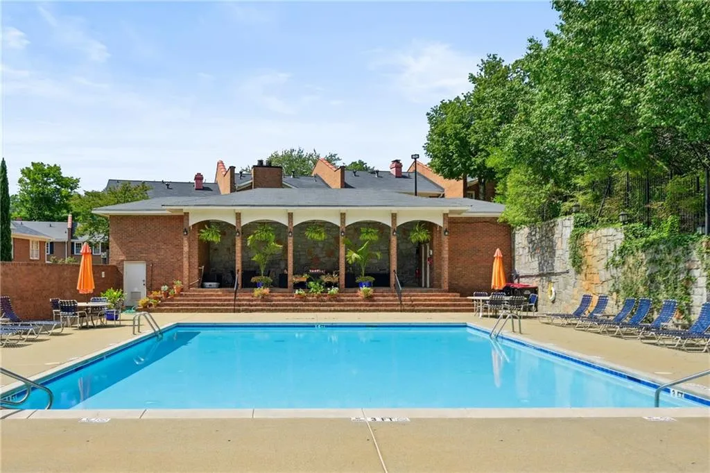 4620 Wieuca Road Ne Unit 72, Atlanta, Georgia 30342, 3 Bedrooms Bedrooms, ,3 BathroomsBathrooms,Residential,For Sale,4620 Wieuca Road Ne Unit 72,7646634