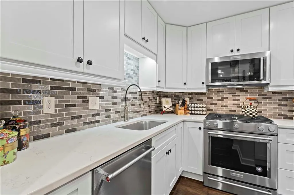 4620 Wieuca Road Ne Unit 72, Atlanta, Georgia 30342, 3 Bedrooms Bedrooms, ,3 BathroomsBathrooms,Residential,For Sale,4620 Wieuca Road Ne Unit 72,7646634