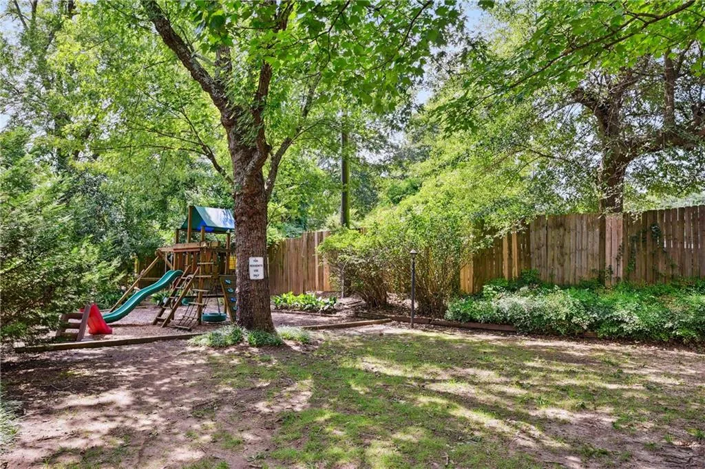 4620 Wieuca Road Ne Unit 72, Atlanta, Georgia 30342, 3 Bedrooms Bedrooms, ,3 BathroomsBathrooms,Residential,For Sale,4620 Wieuca Road Ne Unit 72,7646634