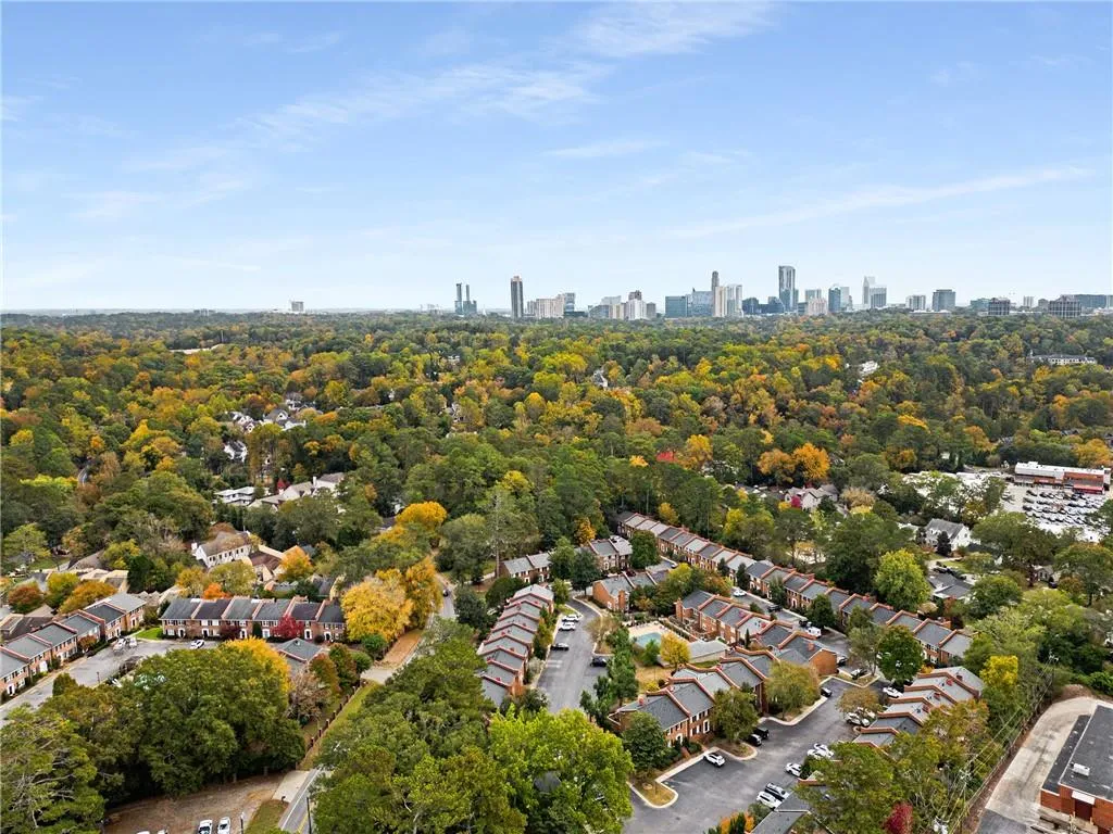 4620 Wieuca Road Ne Unit 72, Atlanta, Georgia 30342, 3 Bedrooms Bedrooms, ,3 BathroomsBathrooms,Residential,For Sale,4620 Wieuca Road Ne Unit 72,7646634