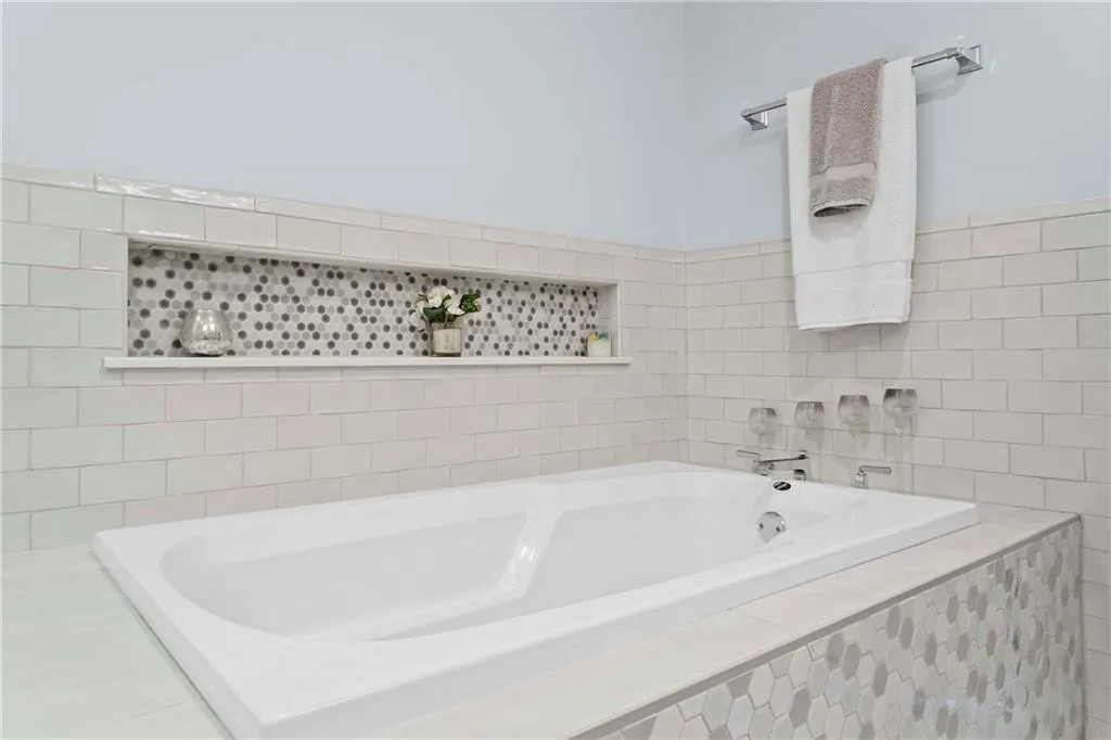 4620 Wieuca Road Ne Unit 72, Atlanta, Georgia 30342, 3 Bedrooms Bedrooms, ,3 BathroomsBathrooms,Residential,For Sale,4620 Wieuca Road Ne Unit 72,7646634