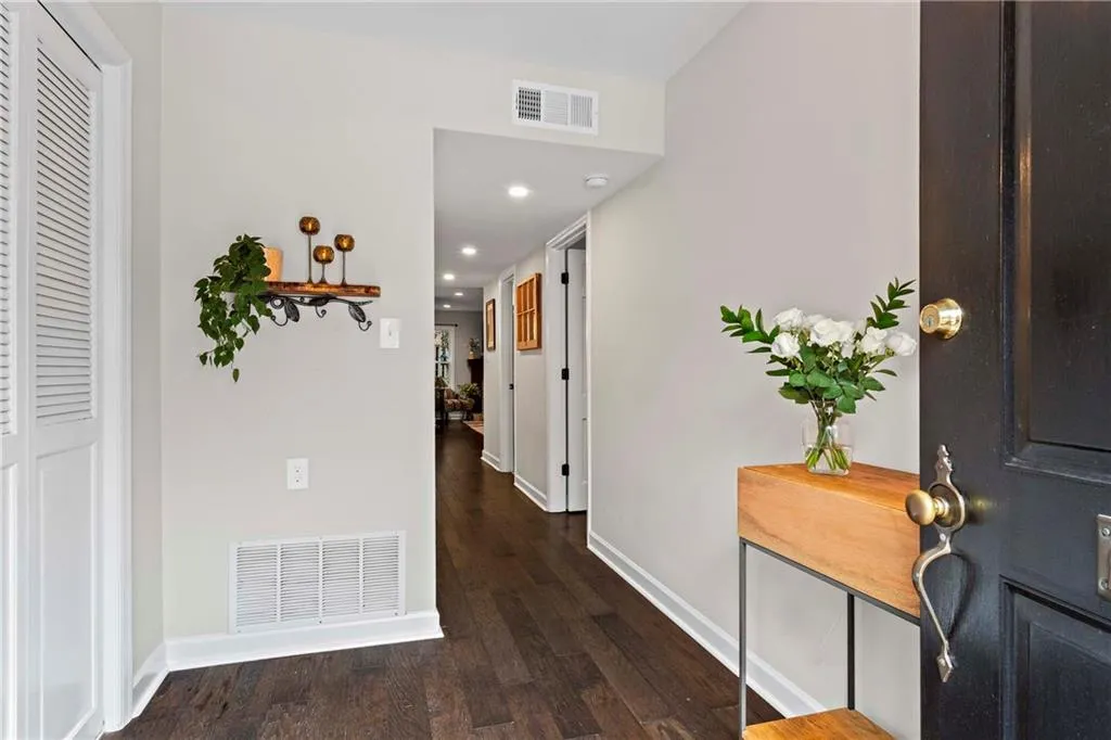 4620 Wieuca Road Ne Unit 72, Atlanta, Georgia 30342, 3 Bedrooms Bedrooms, ,3 BathroomsBathrooms,Residential,For Sale,4620 Wieuca Road Ne Unit 72,7646634
