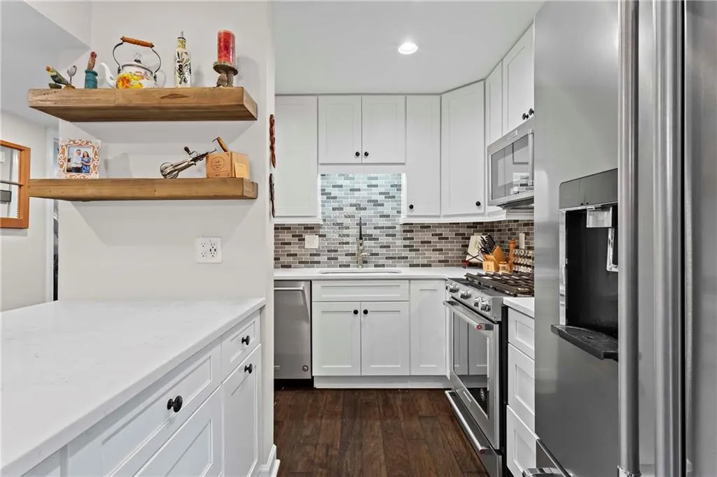 4620 Wieuca Road Ne Unit 72, Atlanta, Georgia 30342, 3 Bedrooms Bedrooms, ,3 BathroomsBathrooms,Residential,For Sale,4620 Wieuca Road Ne Unit 72,7646634