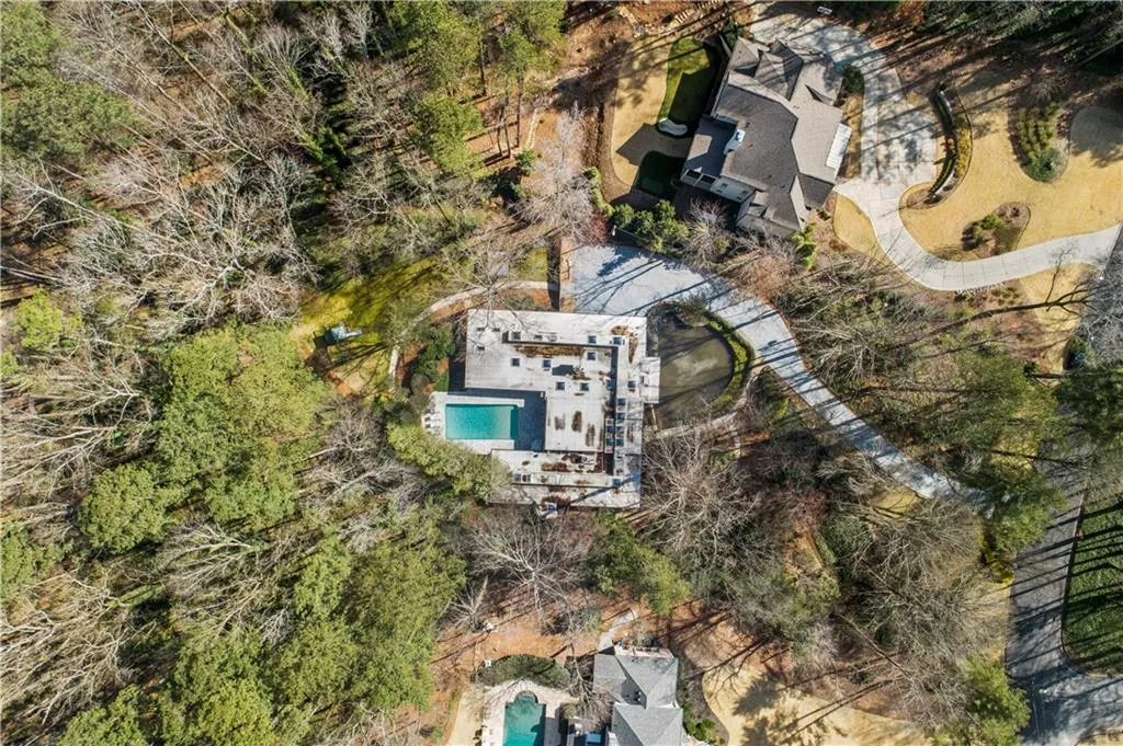 5635 Lake Island Drive, Sandy Springs, Georgia 30327, 5 Bedrooms Bedrooms, ,5 BathroomsBathrooms,Residential,Sold,5635 Lake Island Drive,6518145