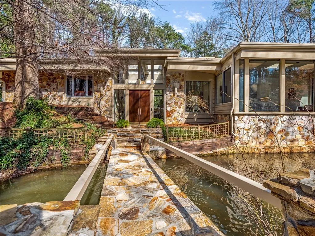 5635 Lake Island Drive, Sandy Springs, Georgia 30327, 5 Bedrooms Bedrooms, ,5 BathroomsBathrooms,Residential,Sold,5635 Lake Island Drive,6518145