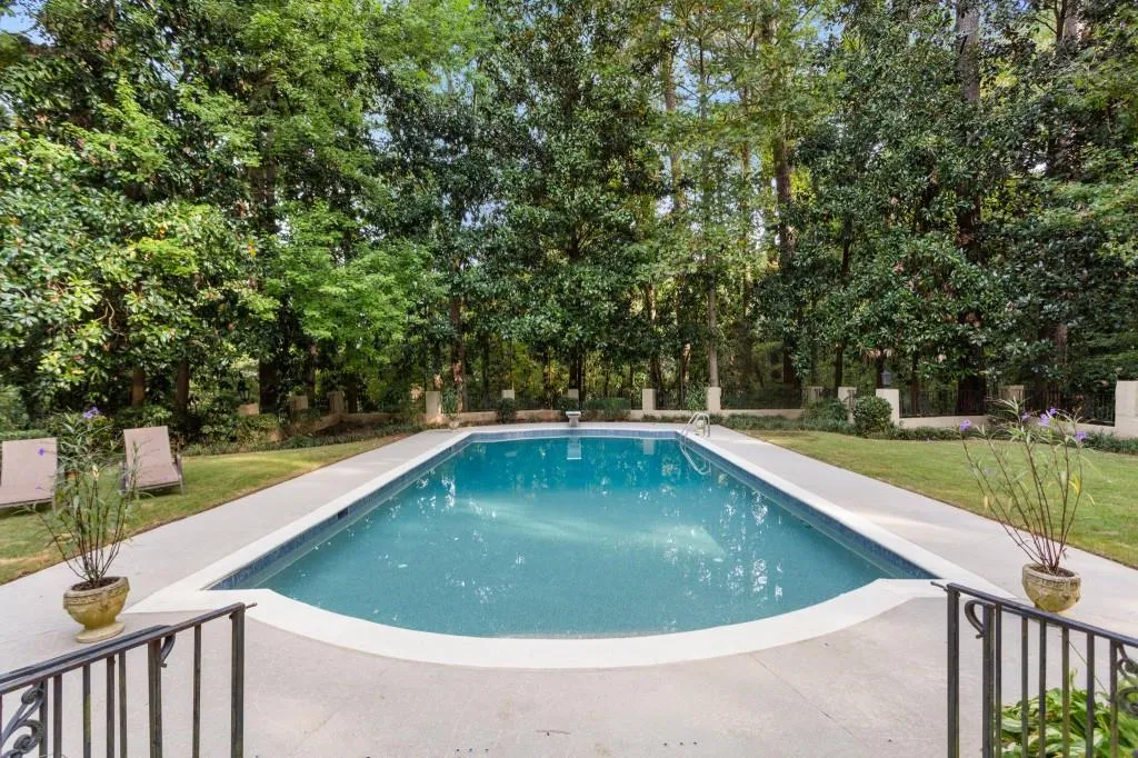 1890 Old Dominion Drive, Sandy Springs, Georgia 30350, 5 Bedrooms Bedrooms, ,4 BathroomsBathrooms,Residential,Sold,1890 Old Dominion Drive,6958785