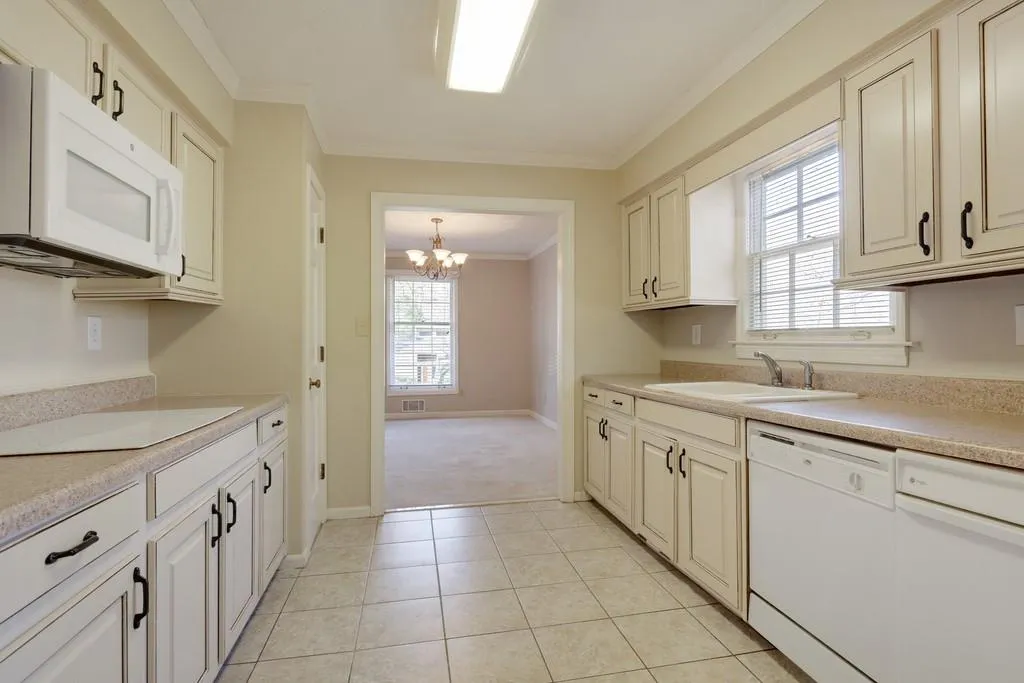 1305 Old Woodbine Road, Sandy Springs, Georgia 30319, 3 Bedrooms Bedrooms, ,2 BathroomsBathrooms,Residential,Sold,1305 Old Woodbine Road,6669740