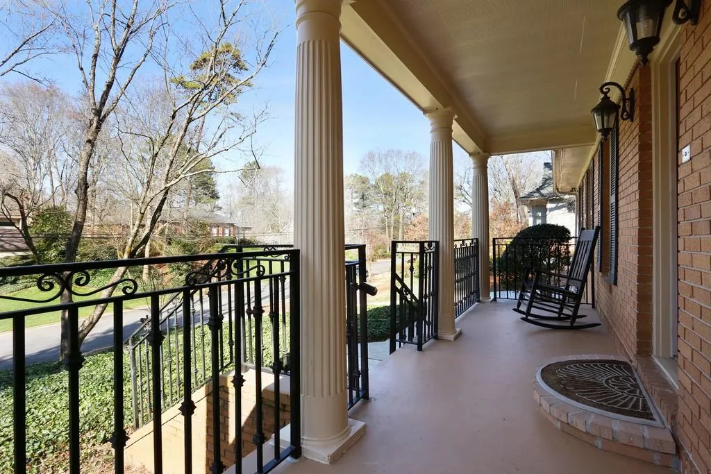 1305 Old Woodbine Road, Sandy Springs, Georgia 30319, 3 Bedrooms Bedrooms, ,2 BathroomsBathrooms,Residential,Sold,1305 Old Woodbine Road,6669740
