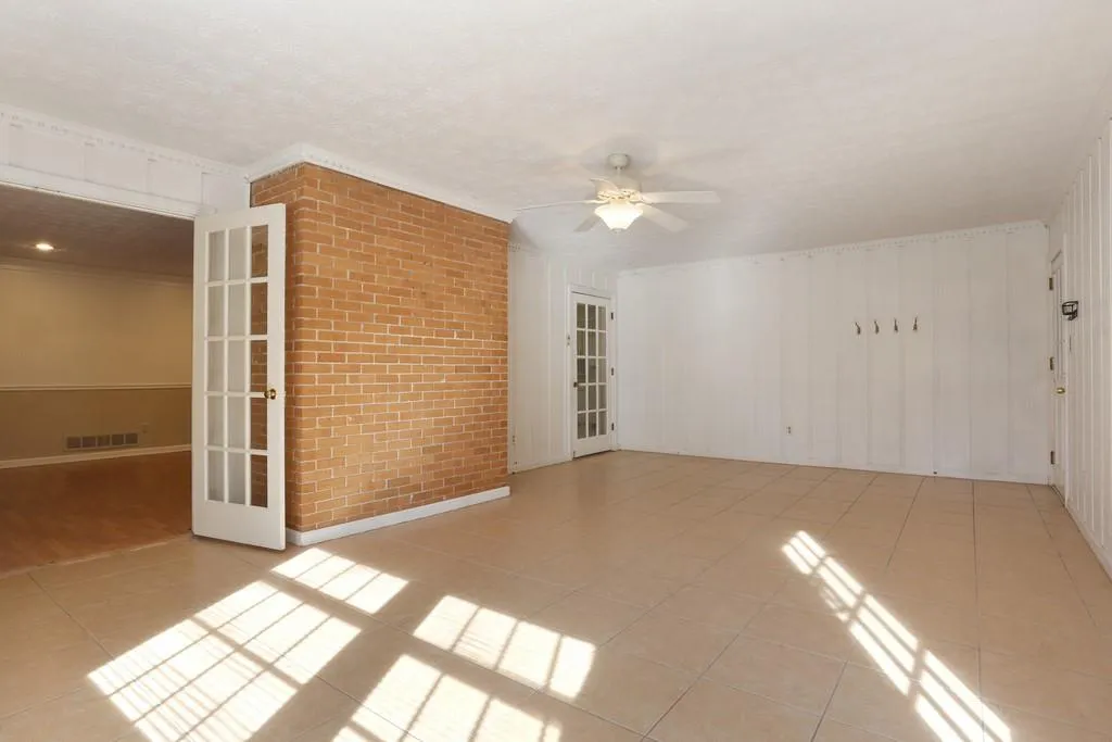 1305 Old Woodbine Road, Sandy Springs, Georgia 30319, 3 Bedrooms Bedrooms, ,2 BathroomsBathrooms,Residential,Sold,1305 Old Woodbine Road,6669740