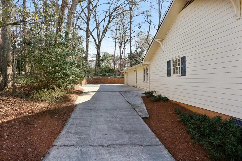 1305 Old Woodbine Road, Sandy Springs, Georgia 30319, 3 Bedrooms Bedrooms, ,2 BathroomsBathrooms,Residential,Sold,1305 Old Woodbine Road,6669740