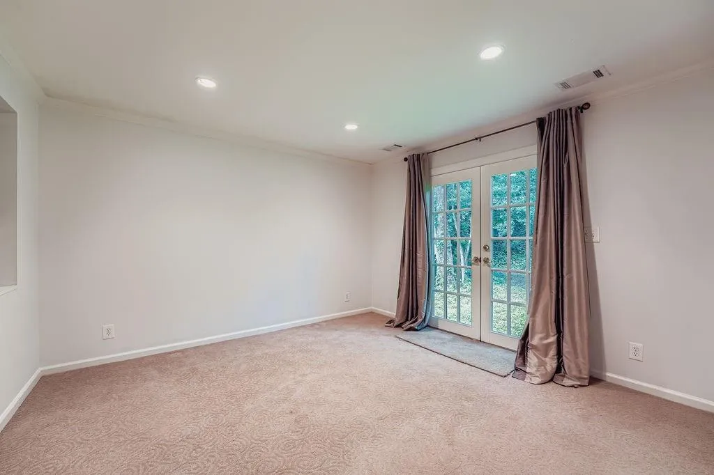 485 N Harbor Drive, Atlanta, Georgia 30328, 5 Bedrooms Bedrooms, ,4 BathroomsBathrooms,Residential,For Sale,485 N Harbor Drive,7625052