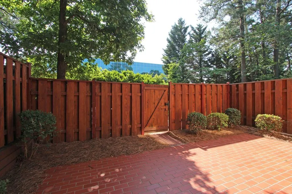 476 The North Chace, Atlanta, Georgia 30328, 3 Bedrooms Bedrooms, ,2 BathroomsBathrooms,Residential,Sold,476 The North Chace,6558520