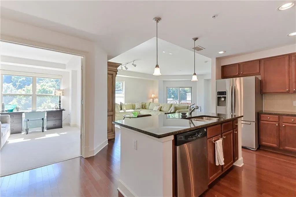 200 River Vista Drive Unit 530, Atlanta, Georgia 30339, 2 Bedrooms Bedrooms, ,2 BathroomsBathrooms,Residential,Sold,200 River Vista Drive Unit 530,6610163