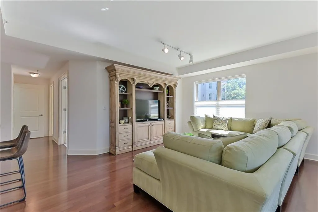 200 River Vista Drive Unit 530, Atlanta, Georgia 30339, 2 Bedrooms Bedrooms, ,2 BathroomsBathrooms,Residential,Sold,200 River Vista Drive Unit 530,6610163
