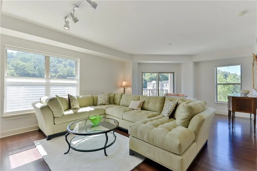 200 River Vista Drive Unit 530, Atlanta, Georgia 30339, 2 Bedrooms Bedrooms, ,2 BathroomsBathrooms,Residential,Sold,200 River Vista Drive Unit 530,6610163
