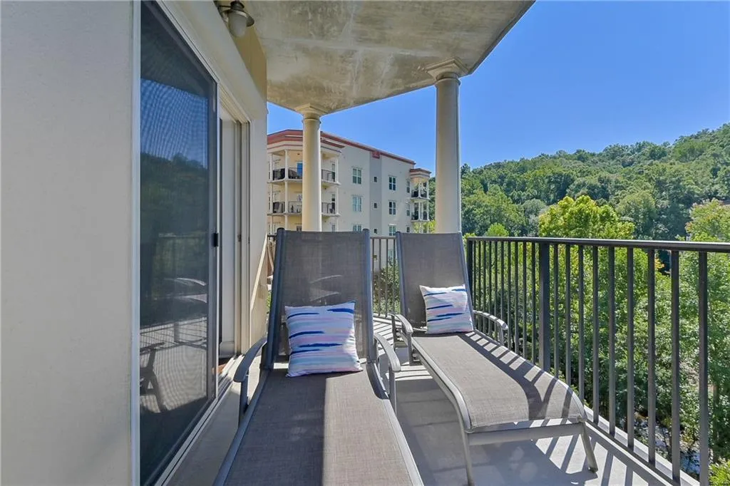 200 River Vista Drive Unit 530, Atlanta, Georgia 30339, 2 Bedrooms Bedrooms, ,2 BathroomsBathrooms,Residential,Sold,200 River Vista Drive Unit 530,6610163