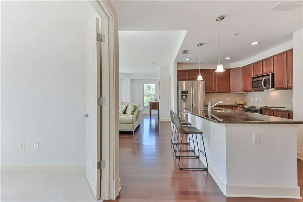 200 River Vista Drive Unit 530, Atlanta, Georgia 30339, 2 Bedrooms Bedrooms, ,2 BathroomsBathrooms,Residential,Sold,200 River Vista Drive Unit 530,6610163