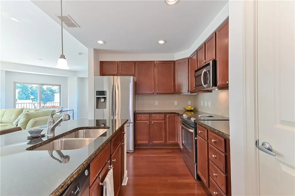 200 River Vista Drive Unit 530, Atlanta, Georgia 30339, 2 Bedrooms Bedrooms, ,2 BathroomsBathrooms,Residential,Sold,200 River Vista Drive Unit 530,6610163