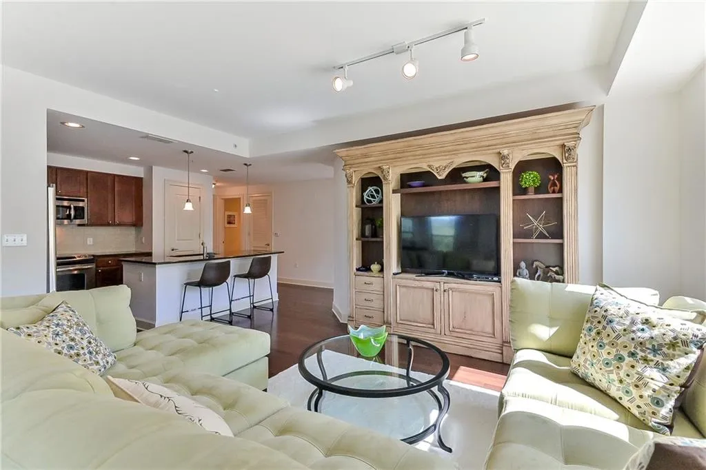 200 River Vista Drive Unit 530, Atlanta, Georgia 30339, 2 Bedrooms Bedrooms, ,2 BathroomsBathrooms,Residential,Sold,200 River Vista Drive Unit 530,6610163