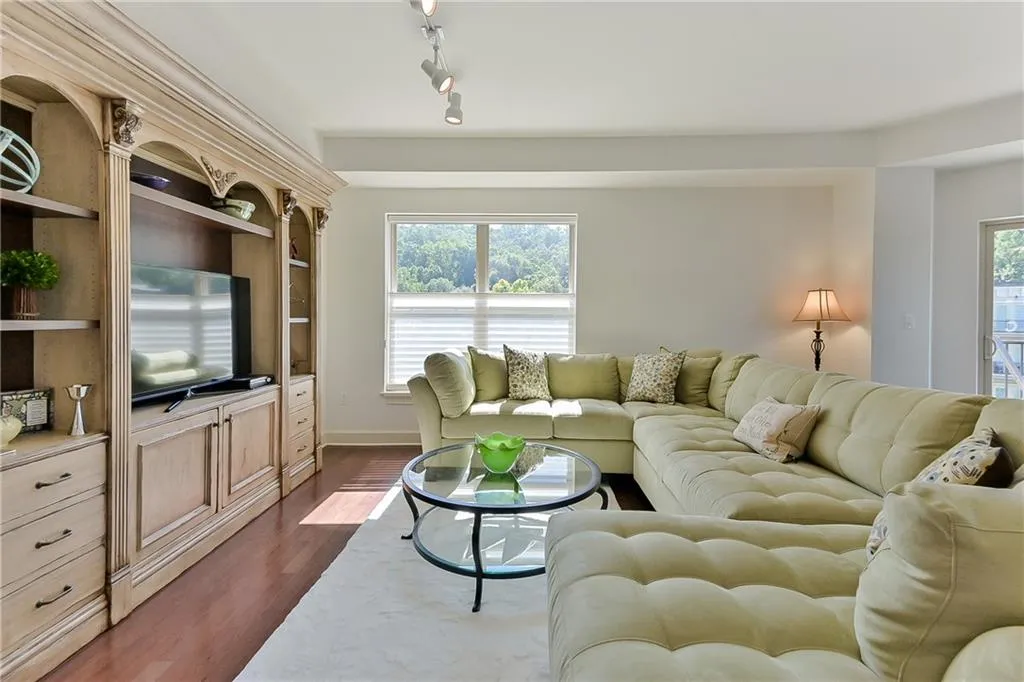 200 River Vista Drive Unit 530, Atlanta, Georgia 30339, 2 Bedrooms Bedrooms, ,2 BathroomsBathrooms,Residential,Sold,200 River Vista Drive Unit 530,6610163