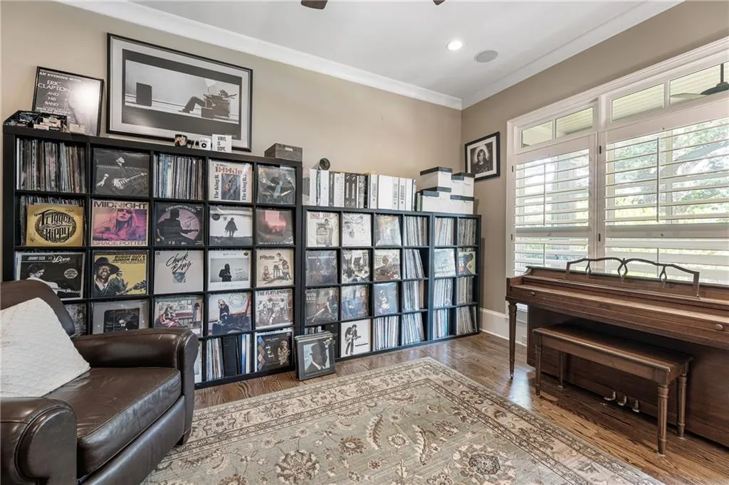 157 Lake Forrest Lane Ne, Atlanta, Georgia 30342, 5 Bedrooms Bedrooms, ,5 BathroomsBathrooms,Residential,For Sale,157 Lake Forrest Lane Ne,7591876
