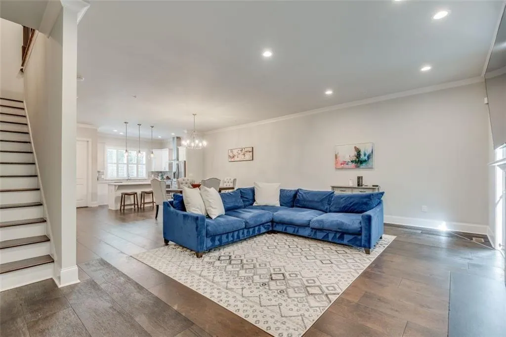 8005 Linfield Way, Sandy Springs, Georgia 30350, 3 Bedrooms Bedrooms, ,3 BathroomsBathrooms,Residential,Sold,8005 Linfield Way,7124595