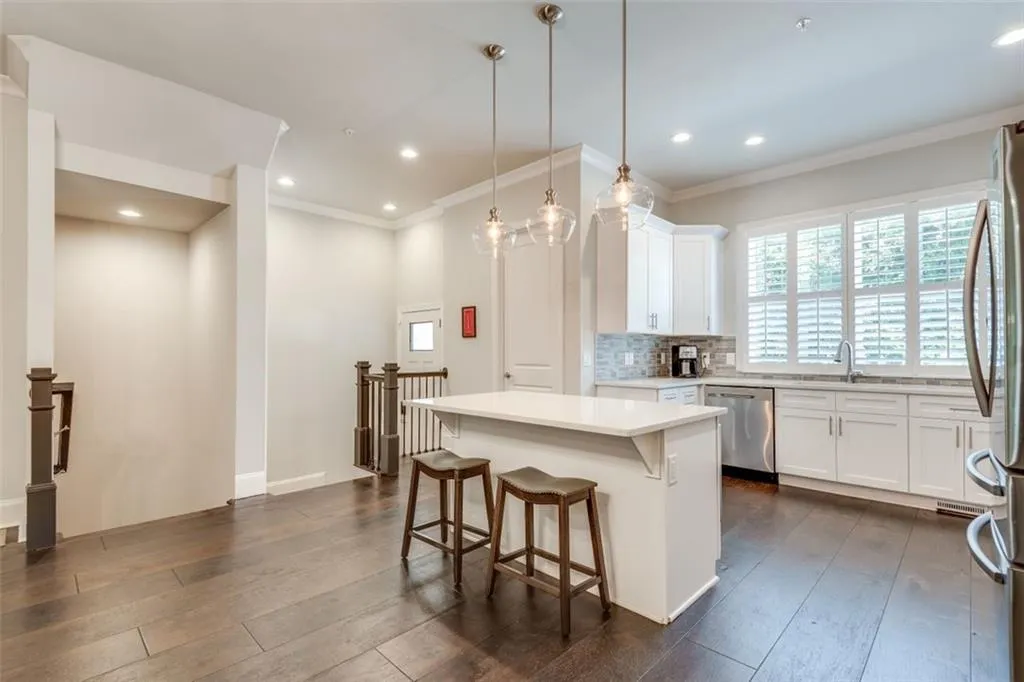 8005 Linfield Way, Sandy Springs, Georgia 30350, 3 Bedrooms Bedrooms, ,3 BathroomsBathrooms,Residential,Sold,8005 Linfield Way,7124595