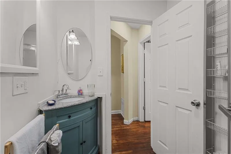 2383 Baker Road Nw, Atlanta, Georgia 30318, 3 Bedrooms Bedrooms, ,2 BathroomsBathrooms,Residential,For Sale,2383 Baker Road Nw,7660444