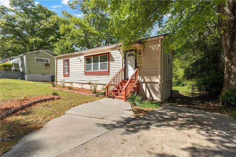 2383 Baker Road Nw, Atlanta, Georgia 30318, 3 Bedrooms Bedrooms, ,2 BathroomsBathrooms,Residential,For Sale,2383 Baker Road Nw,7660444
