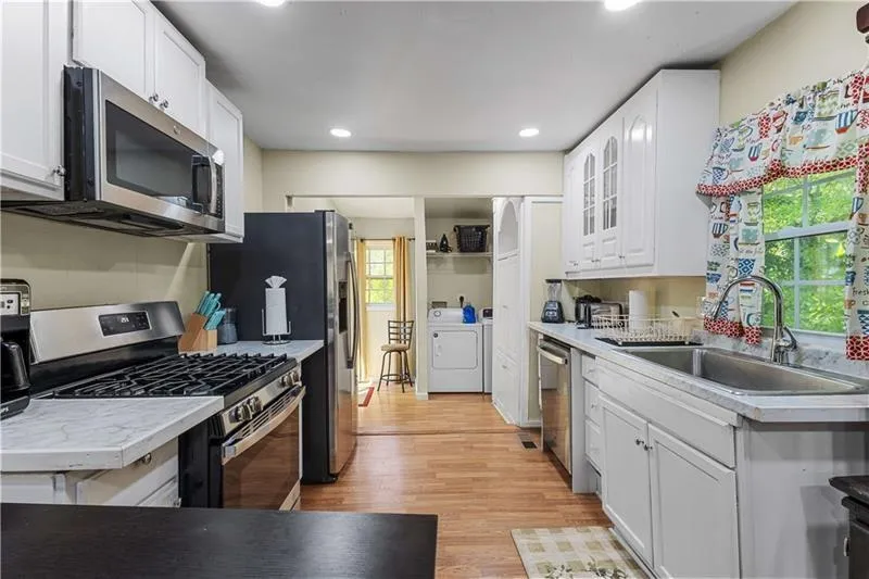 2383 Baker Road Nw, Atlanta, Georgia 30318, 3 Bedrooms Bedrooms, ,2 BathroomsBathrooms,Residential,For Sale,2383 Baker Road Nw,7660444