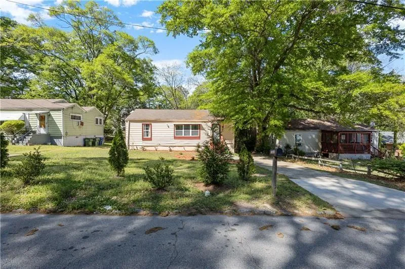 2383 Baker Road Nw, Atlanta, Georgia 30318, 3 Bedrooms Bedrooms, ,2 BathroomsBathrooms,Residential,For Sale,2383 Baker Road Nw,7660444