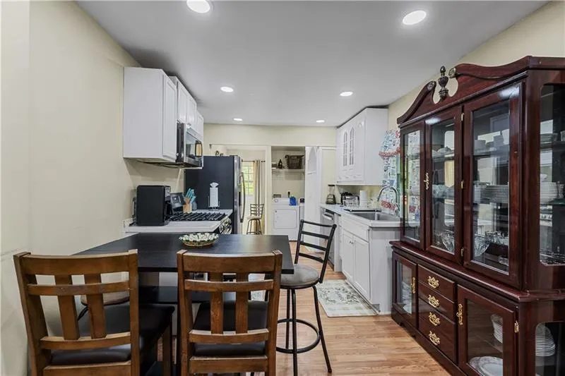 2383 Baker Road Nw, Atlanta, Georgia 30318, 3 Bedrooms Bedrooms, ,2 BathroomsBathrooms,Residential,For Sale,2383 Baker Road Nw,7660444