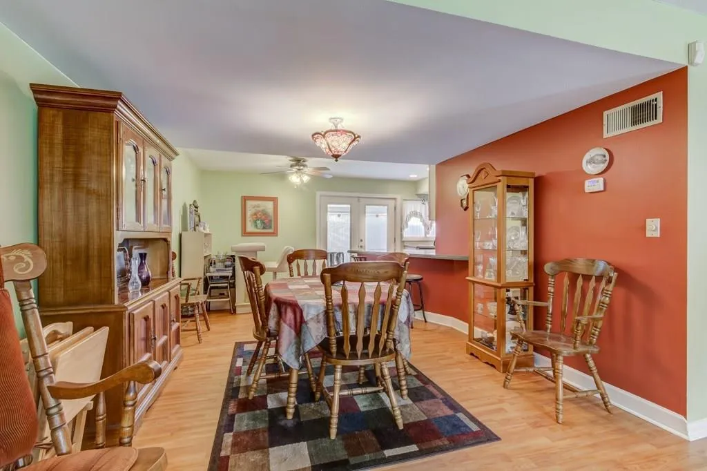 7086 Stonington Drive Ne Unit 7086, Sandy Springs, Georgia 30328, 3 Bedrooms Bedrooms, ,2 BathroomsBathrooms,Residential,Sold,7086 Stonington Drive Ne Unit 7086,5803183