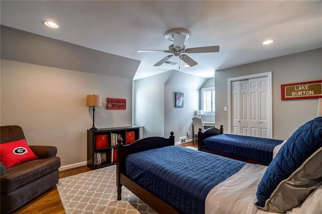 5590 Lake Island Drive, Atlanta, Georgia 30327, 4 Bedrooms Bedrooms, ,4 BathroomsBathrooms,Residential,Sold,5590 Lake Island Drive,6801197