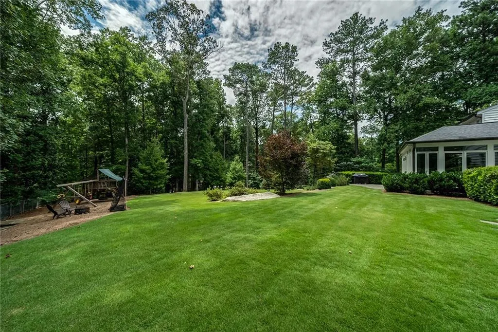 5590 Lake Island Drive, Atlanta, Georgia 30327, 4 Bedrooms Bedrooms, ,4 BathroomsBathrooms,Residential,Sold,5590 Lake Island Drive,6801197