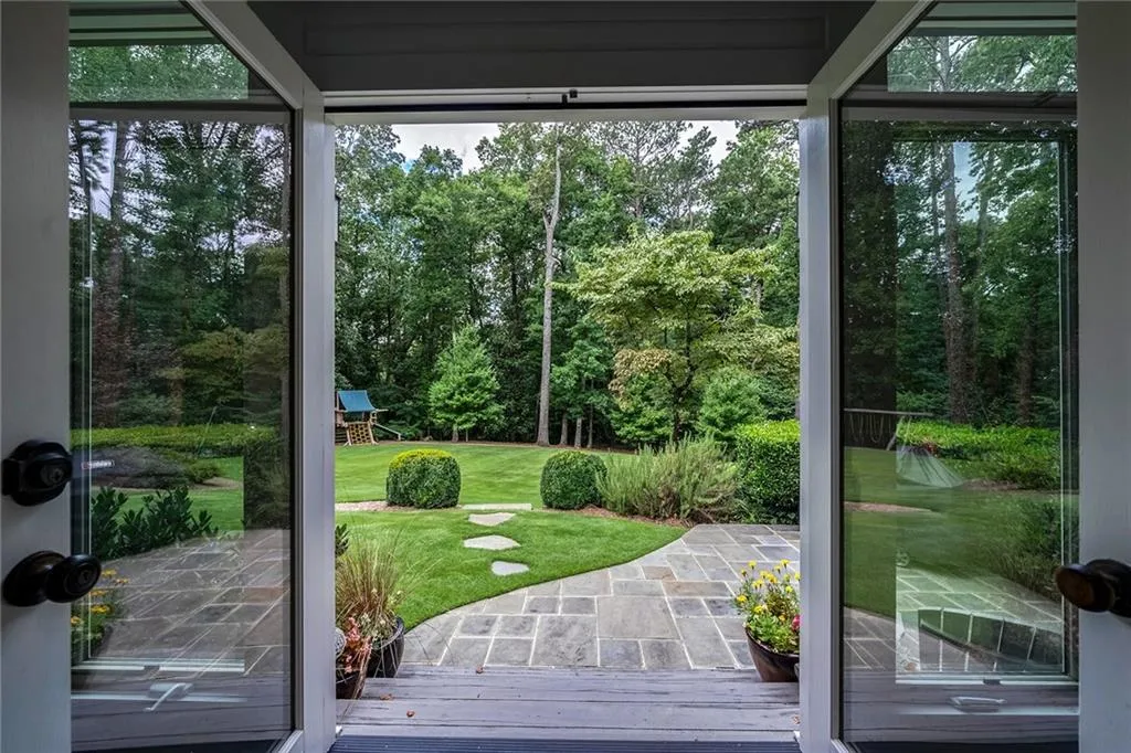 5590 Lake Island Drive, Atlanta, Georgia 30327, 4 Bedrooms Bedrooms, ,4 BathroomsBathrooms,Residential,Sold,5590 Lake Island Drive,6801197
