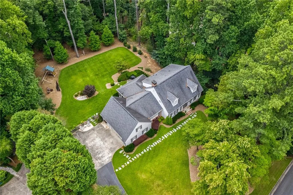 5590 Lake Island Drive, Atlanta, Georgia 30327, 4 Bedrooms Bedrooms, ,4 BathroomsBathrooms,Residential,Sold,5590 Lake Island Drive,6801197