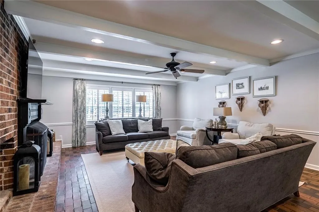 5590 Lake Island Drive, Atlanta, Georgia 30327, 4 Bedrooms Bedrooms, ,4 BathroomsBathrooms,Residential,Sold,5590 Lake Island Drive,6801197