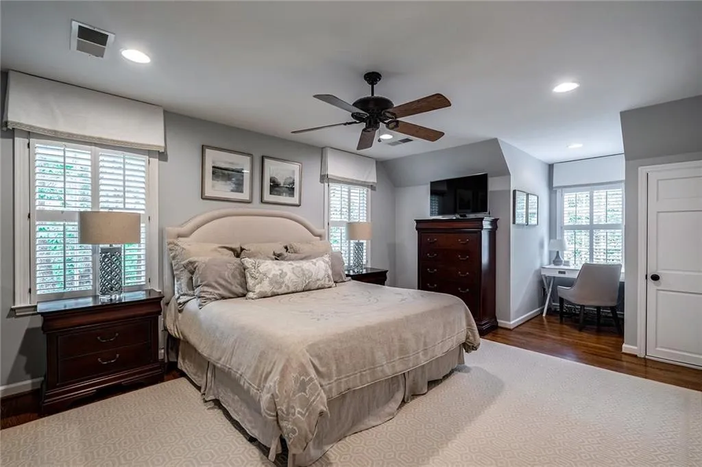 5590 Lake Island Drive, Atlanta, Georgia 30327, 4 Bedrooms Bedrooms, ,4 BathroomsBathrooms,Residential,Sold,5590 Lake Island Drive,6801197