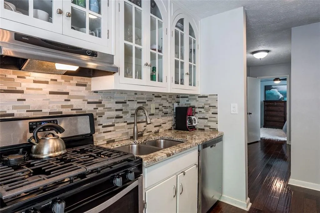 1701 Woodcliff Drive, Atlanta, Georgia 30350, 2 Bedrooms Bedrooms, ,2 BathroomsBathrooms,Residential,Sold,1701 Woodcliff Drive,7049721 1701 Woodcliff Drive, Atlanta, Georgia 30350, 2 Bedrooms Bedrooms, ,2 BathroomsBathrooms,Residential,Sold,1701 Woodcliff Drive,7049721