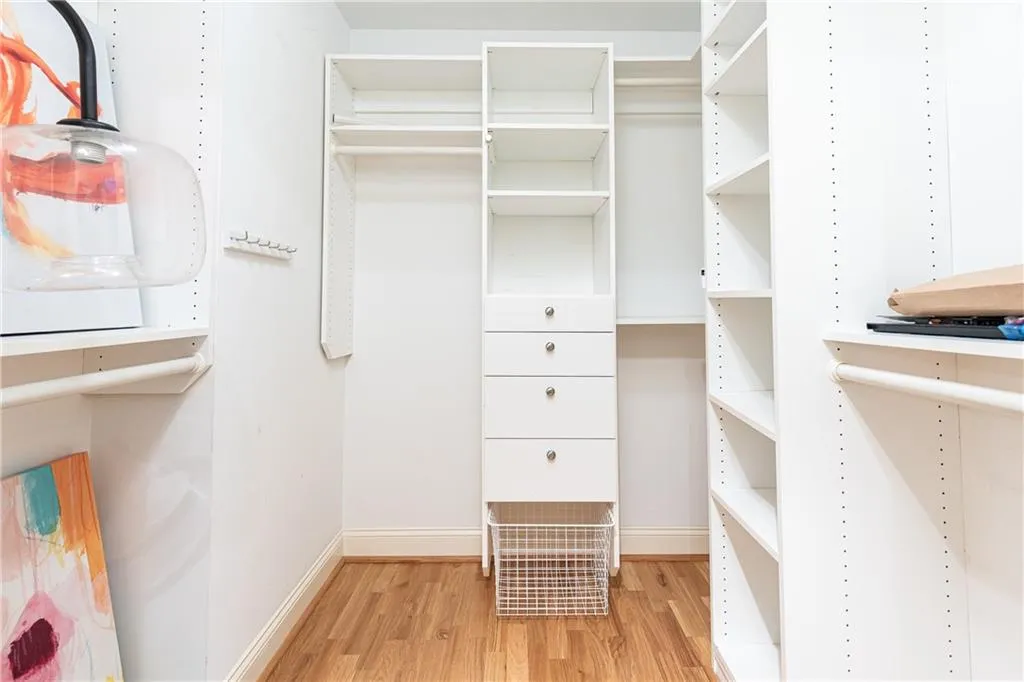 602 Bainbridge Drive Unit 602, Atlanta, Georgia 30327, 2 Bedrooms Bedrooms, ,2 BathroomsBathrooms,Residential,For Sale,602 Bainbridge Drive Unit 602,7622998