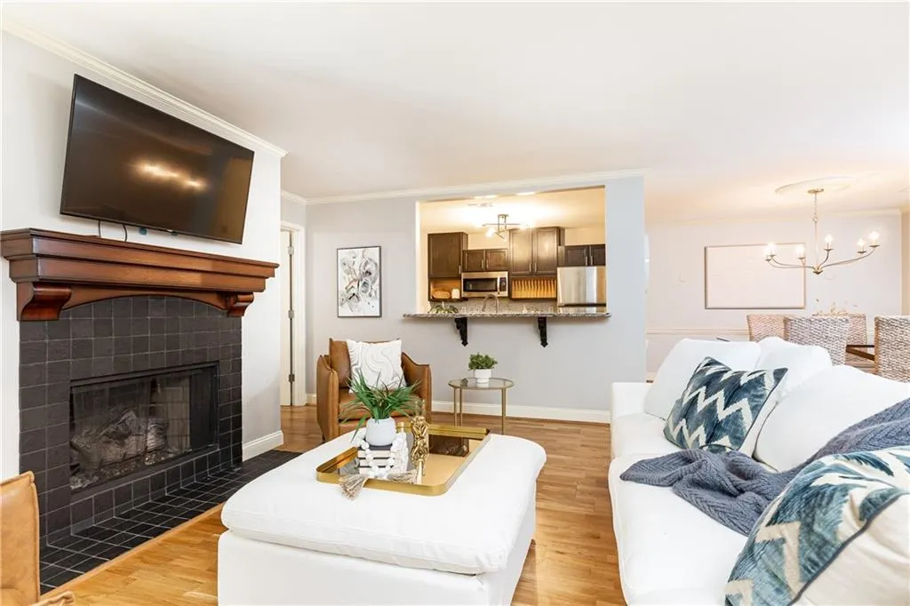 602 Bainbridge Drive Unit 602, Atlanta, Georgia 30327, 2 Bedrooms Bedrooms, ,2 BathroomsBathrooms,Residential,For Sale,602 Bainbridge Drive Unit 602,7622998